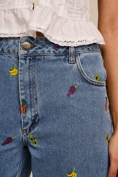 Drew - Cropped Straight Legged Cotton Trousers in Light Wash Veg Embroidery