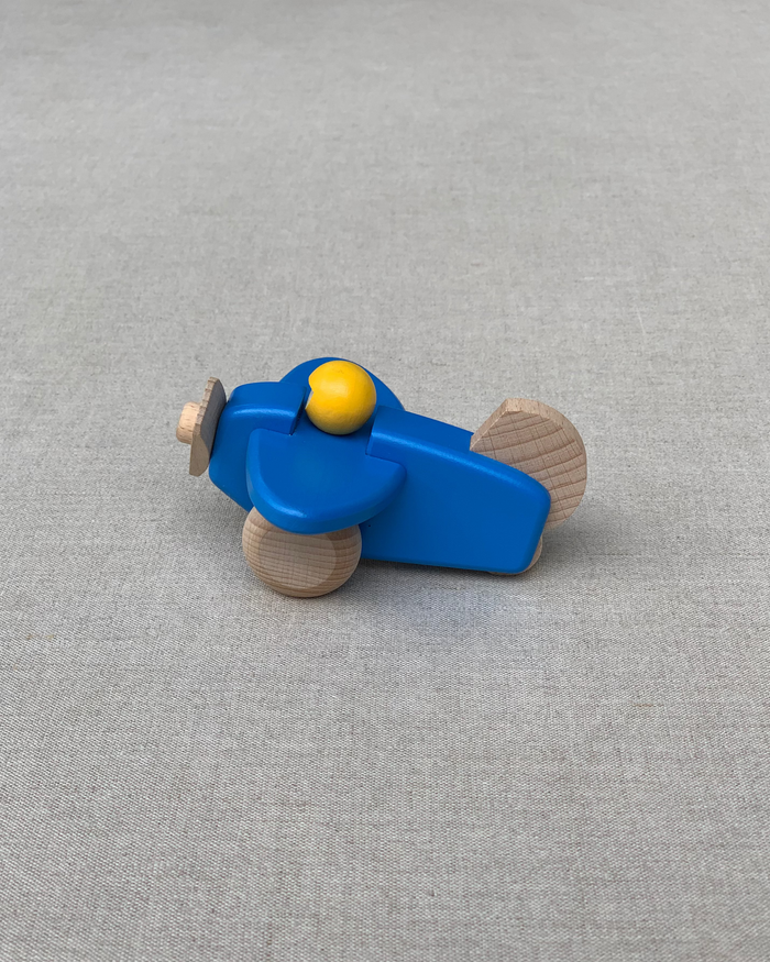 Bajo Plane with Pilot Blue