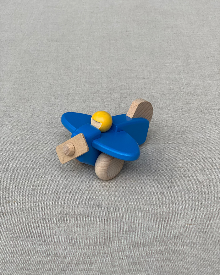 Bajo Plane with Pilot Blue