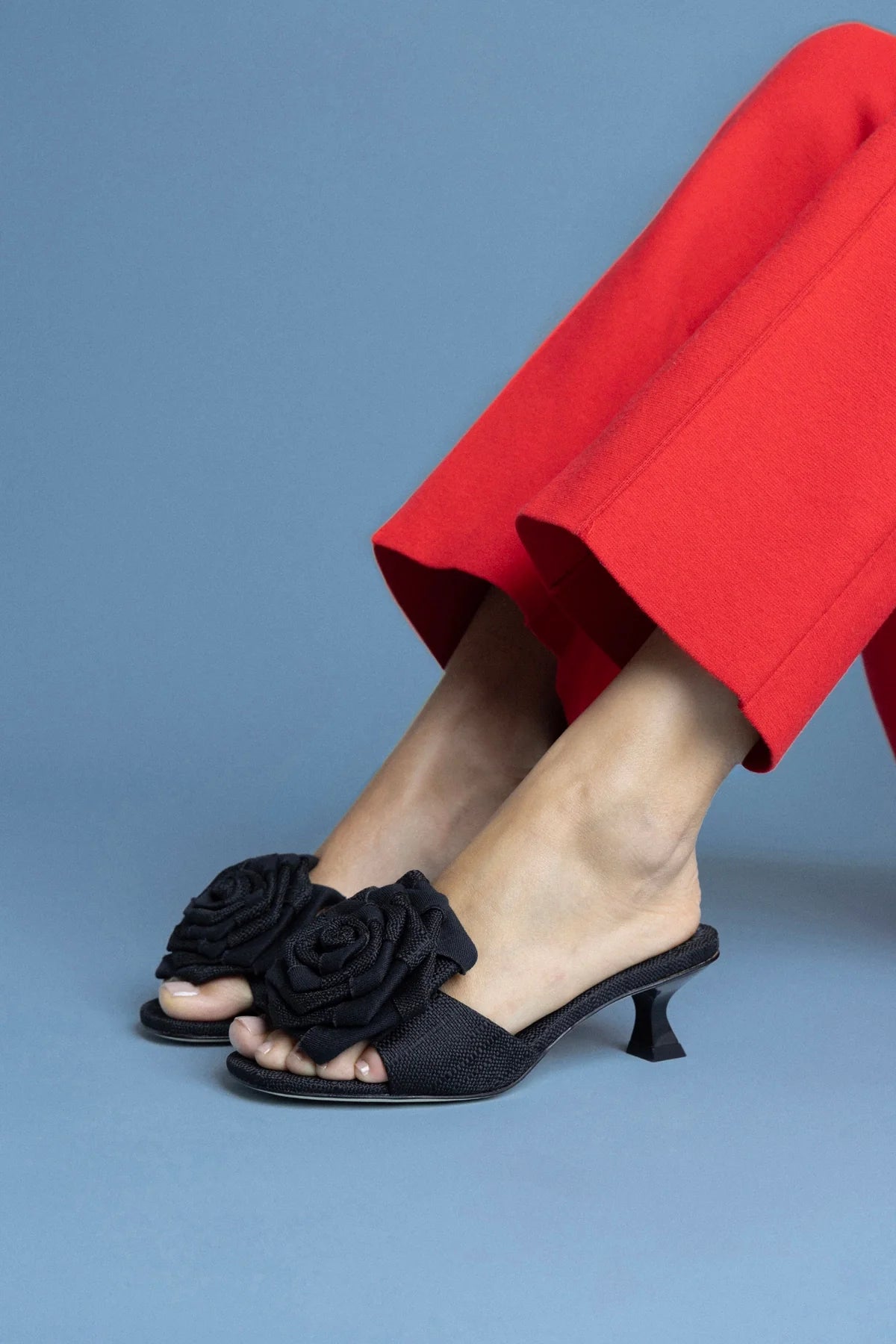 Scarlet Low Mule In Black Raffia