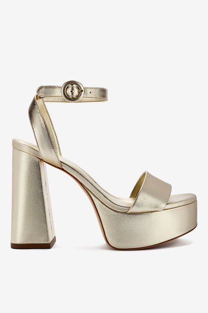 Dolly Sandal In Platina Metallic Leather