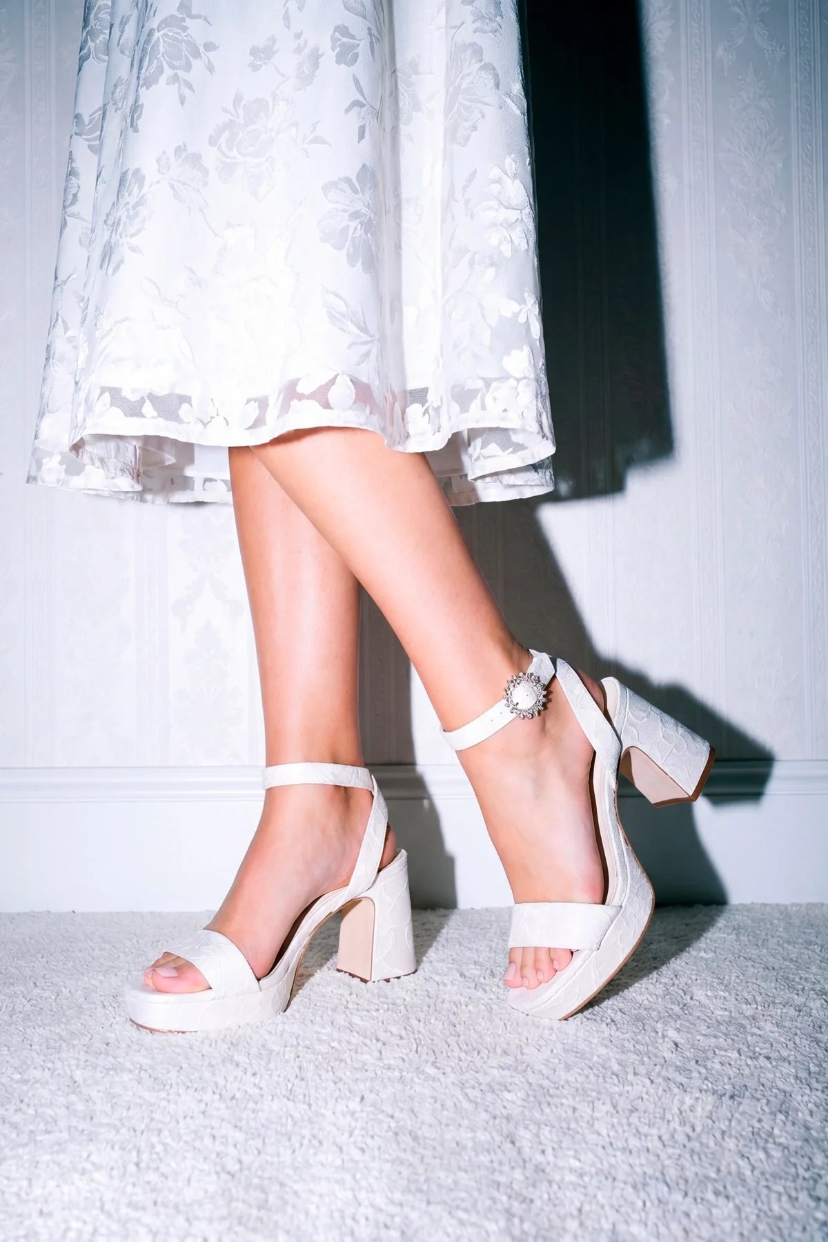Larroudé x Markarian: Dolly Low Sandal White Lace