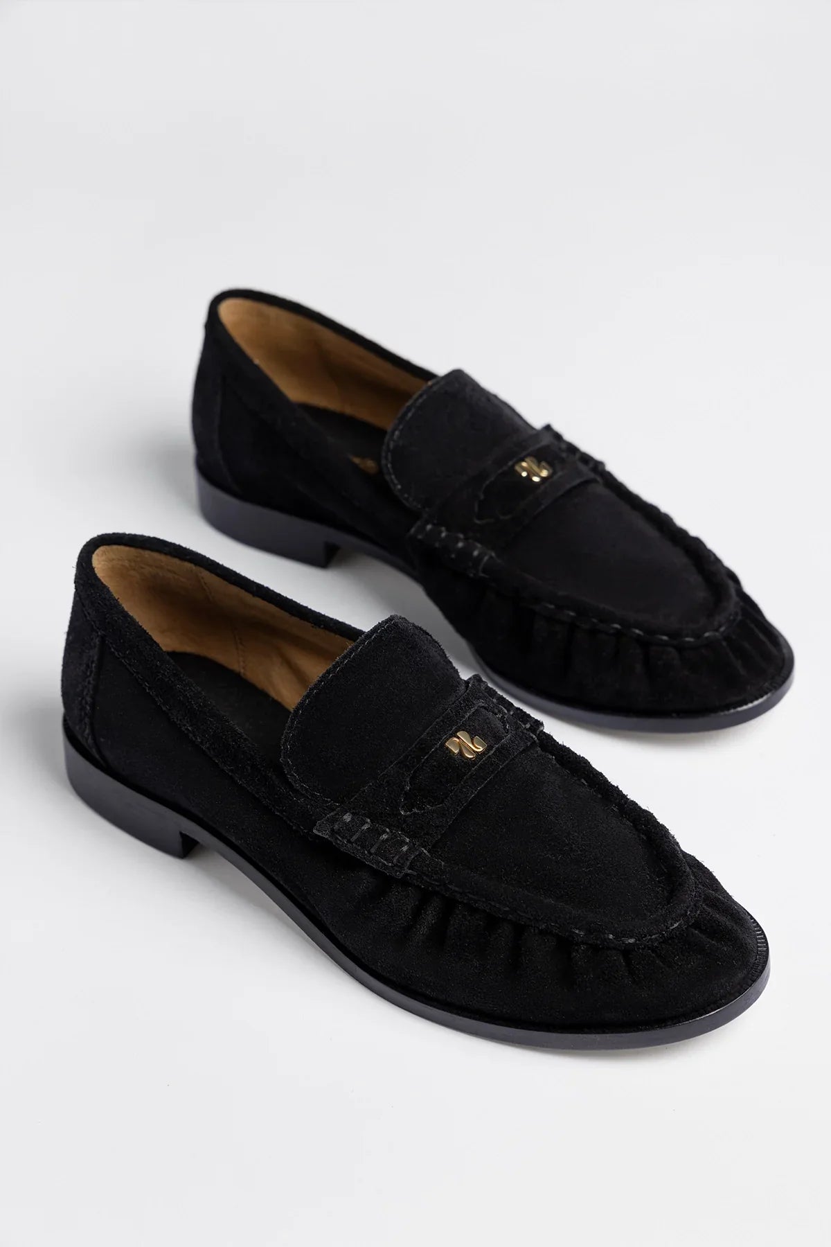 Suki Soft Loafer In Black Suede