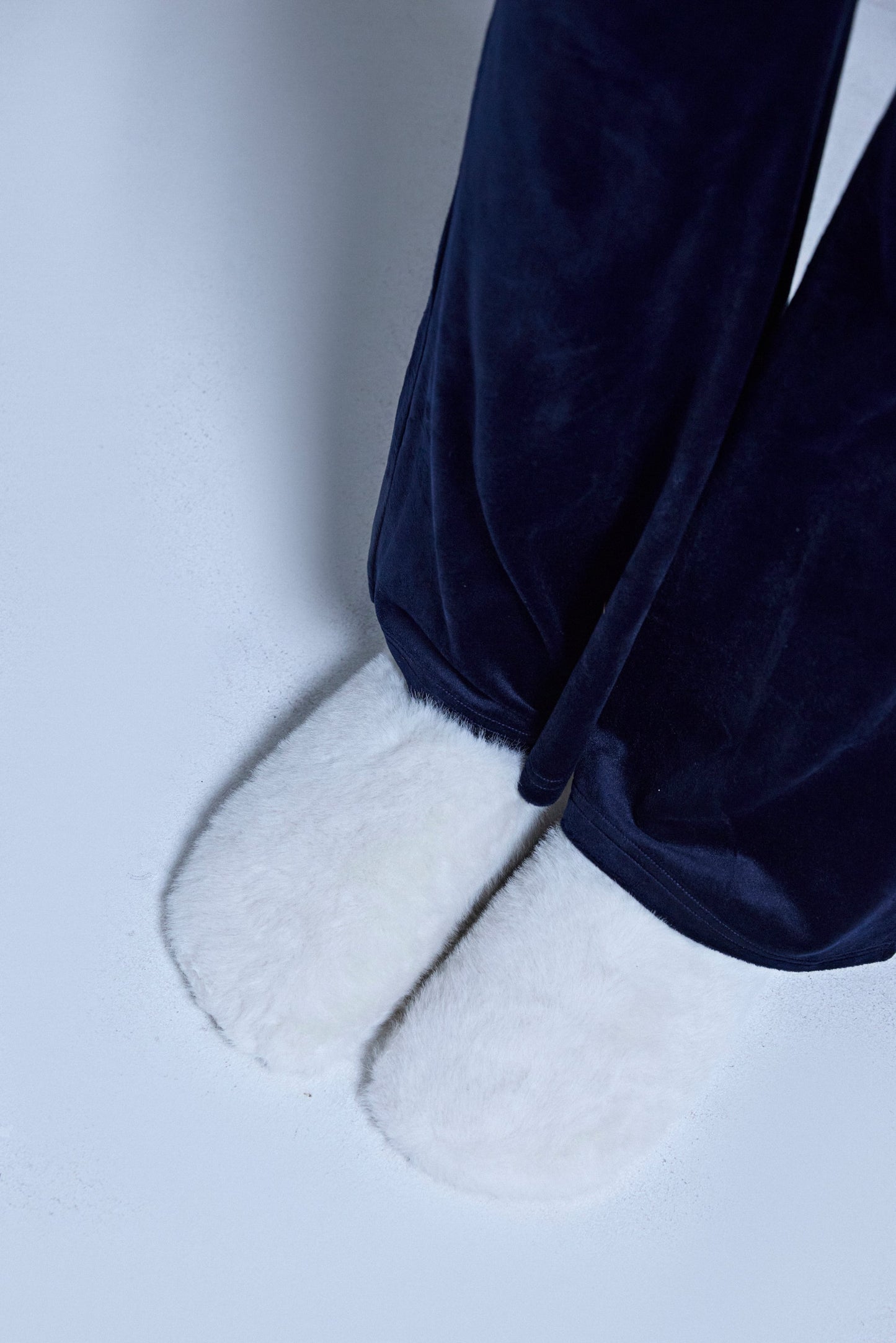 AKIRA RHYS IVORY FUZZY FLAT