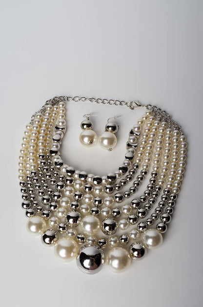 A PEARL VISION STATEMENT NECKLACE