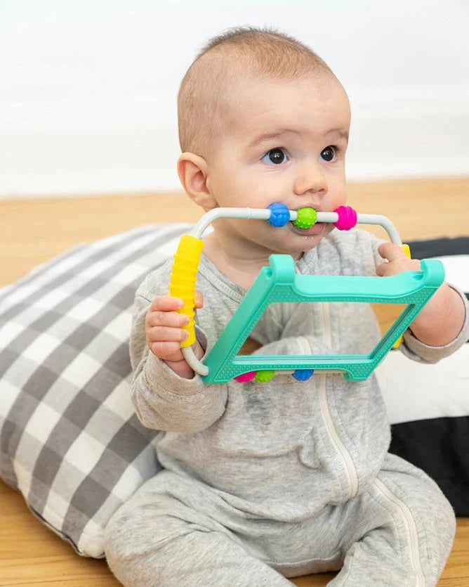 möbi Peeka Developmental Mirror
