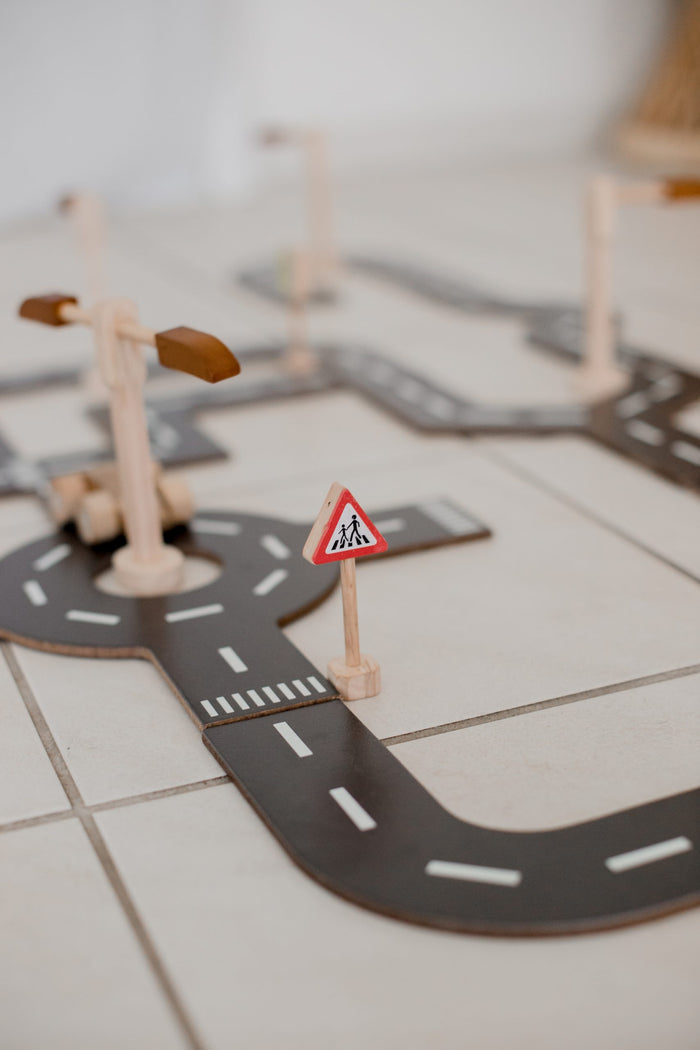 Qtoys Road Sign And Street Light Set