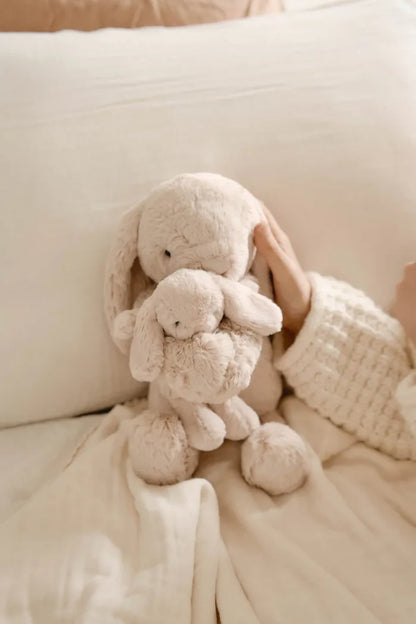 Snuggle Bunnies Frankie the Hugging Bunny - Brulee